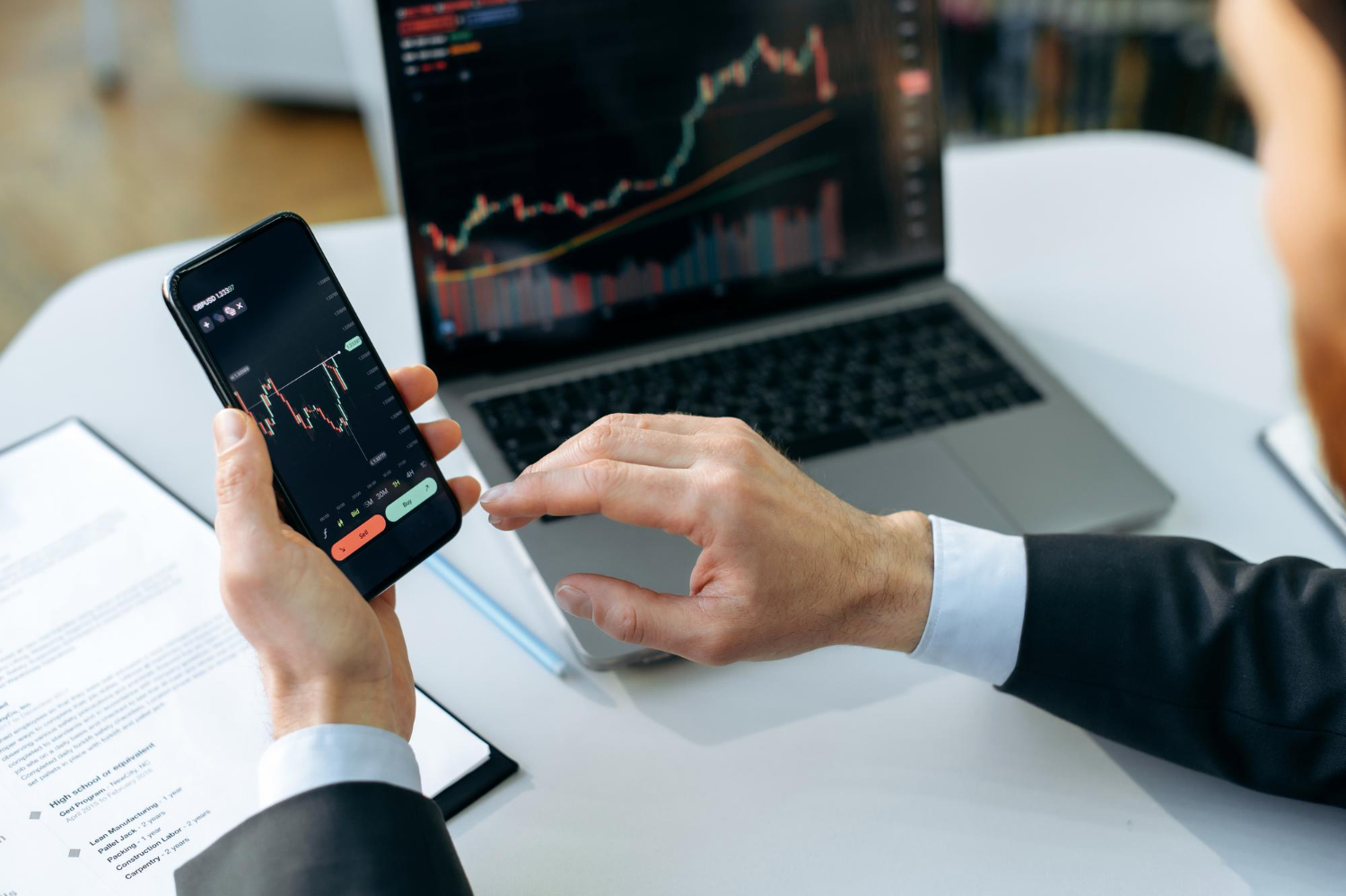 Advanced Charting on the MT5 Trading Platform: Templates and Indicator Bundles for Malaysians